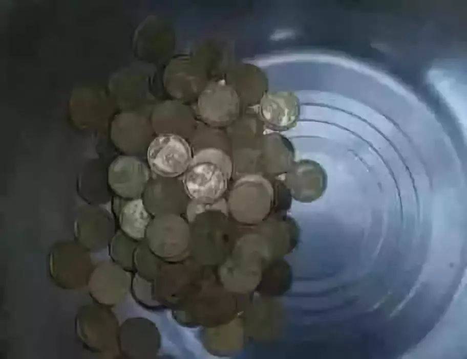 小心<strong></p>
<p>比币</strong>！你收藏的梅花套币可能是水洗币！