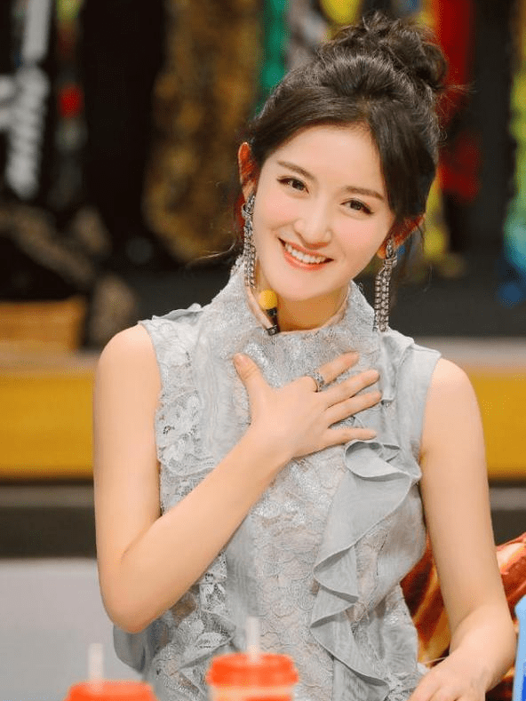 谢娜“借3万澳元还3万网民币”<strong></p>
<p>在币网</strong>，从社交看出，她是假抠门真仗义
