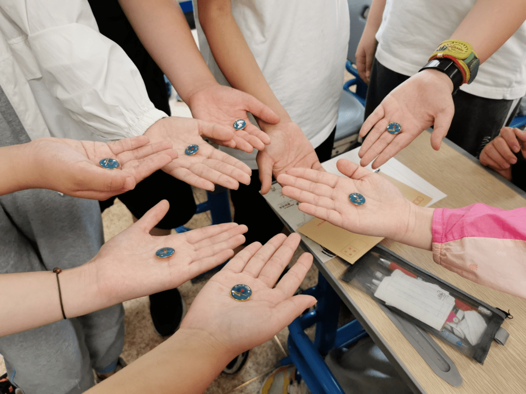 【校园馨风】小小新星币<strong></p>
<p>星星币</strong>，逐梦大舞台 ——记杭州市建新小学2021学年第二期新星币兑换活动