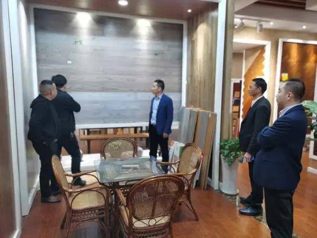 雲影舫中品香茗