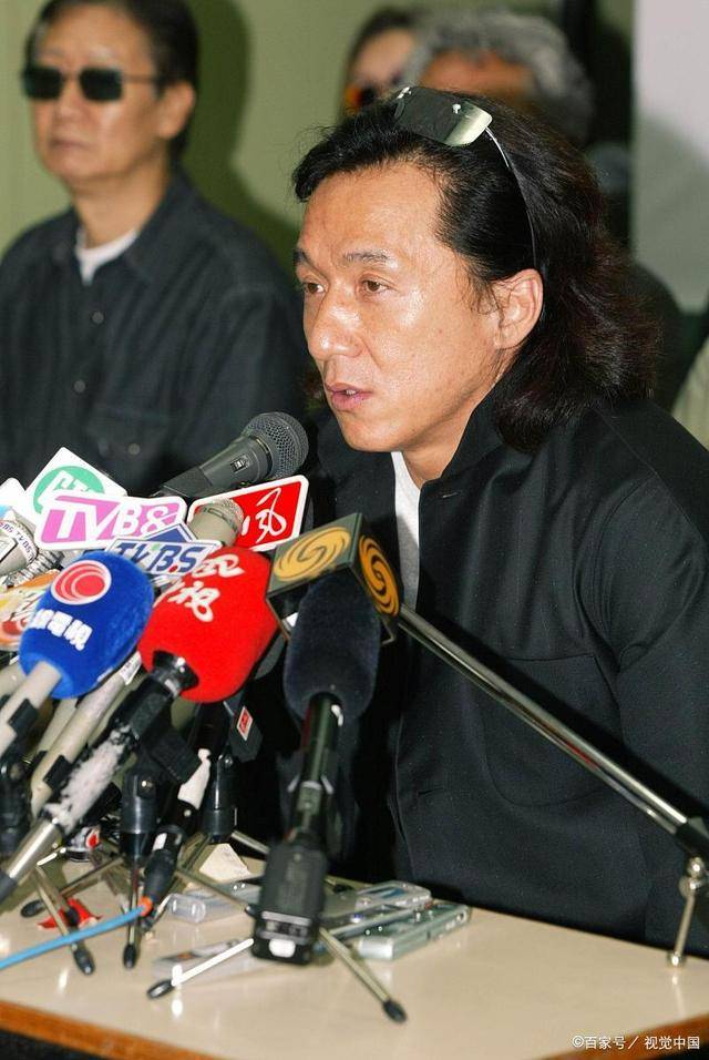 成龙在国外创造辉煌<strong></p>
<p>币加所</strong>，两亿网民币片酬，还要加票房分红