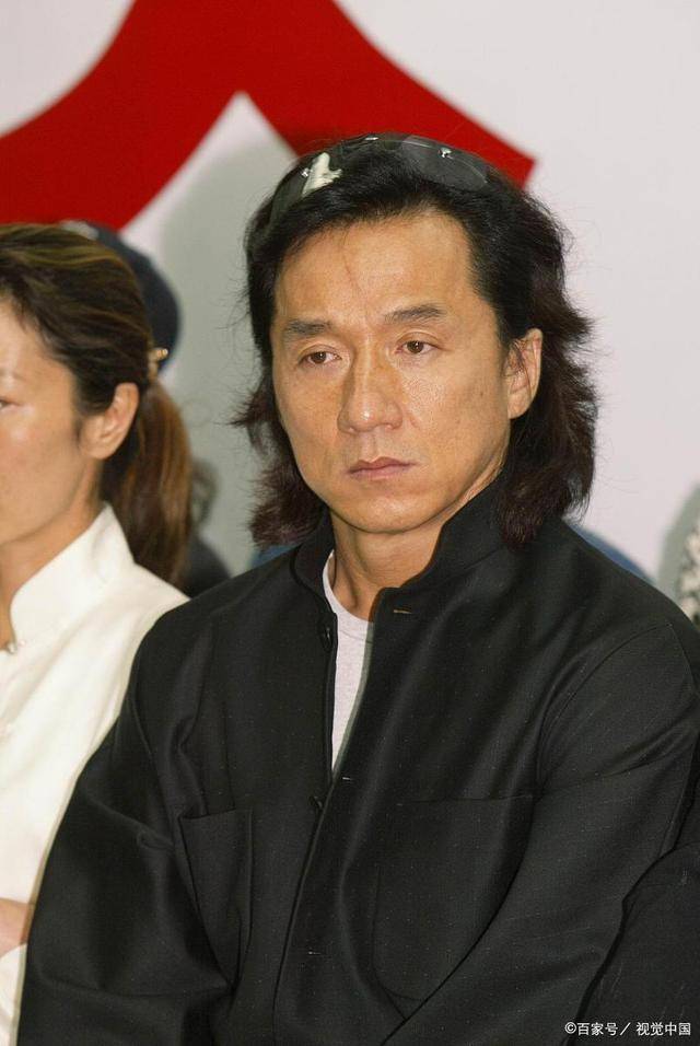 成龙在国外创造辉煌<strong></p>
<p>币加所</strong>，两亿网民币片酬，还要加票房分红