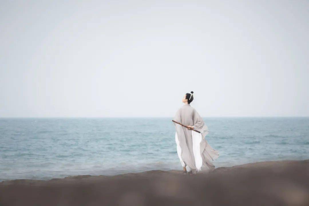 人无德<strong></p>
<p>德币</strong>，必自毁