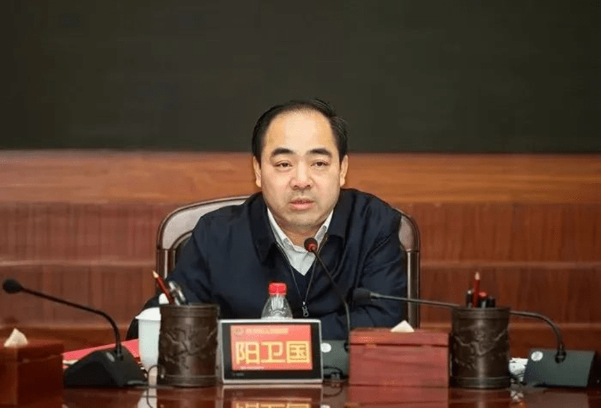 落马市长被控受贿1722万余元<strong></p>
<p>帮币</strong>，三兄弟几乎同时要进监狱！