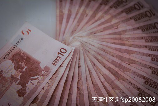非美货币黄金原油加速调整一步到位<strong></p>
<p>2017原油</strong>，美指高处不胜寒！