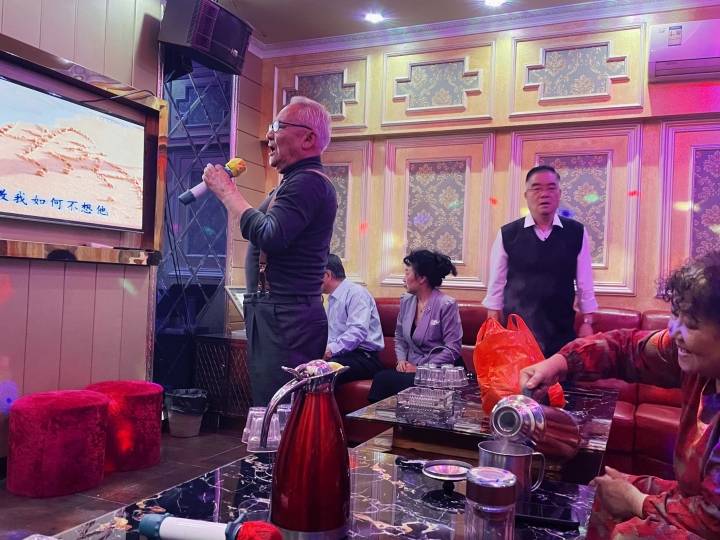 90后和“90后”<strong></p>
<p>90后理财</strong>，把养老院“哏”成网红