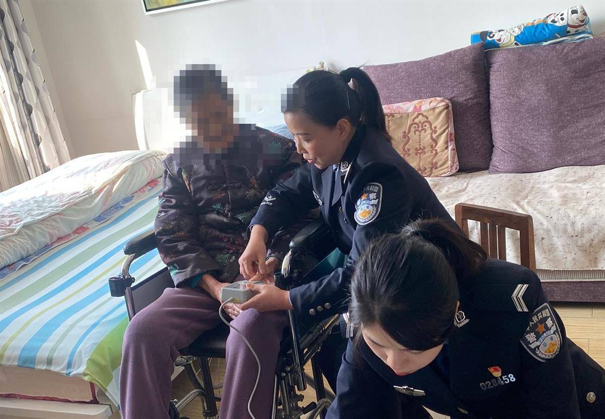 武汉硚口公安民警进社区宣传反诈<strong></p>
<p>理财社区</strong>，老人现场提问识破投资理财骗局