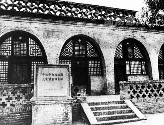 王立华：林彪、彭德怀都反对<strong></p>
<p>投资理财课程</strong>，毛泽东何以赌上红军全部家底，决意东征？