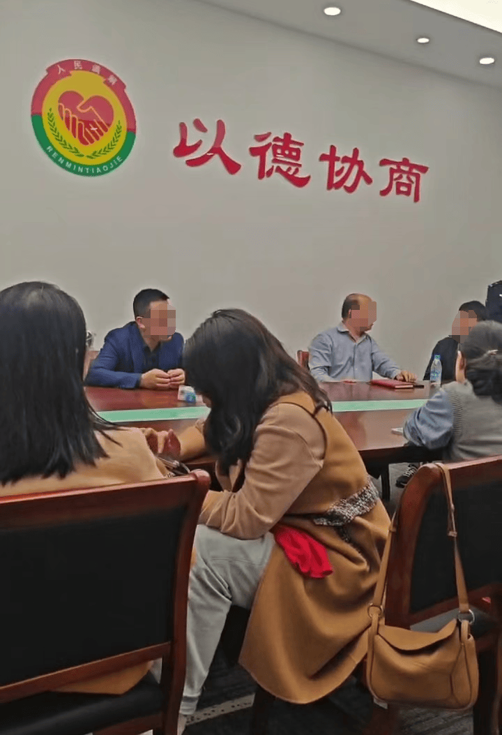 苏州知名艺术培训机构宣布破产<strong></p>
<p>个人理财考试</strong>，老板下跪称“绝不跑路”，事发前安排活动消耗课时费