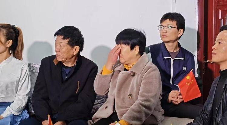 “90后”的飞天梦｜在曹县的农家小院<strong></p>
<p>理财经理面试</strong>，见证这位航天员妈妈的感动与幸福