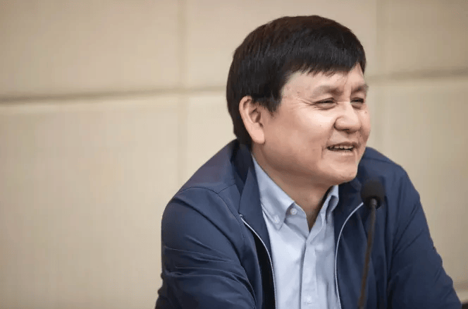 张文宏不做医生了？新身份曝光<strong></p>
<p>网上投资理财</strong>！网友：想到范志毅