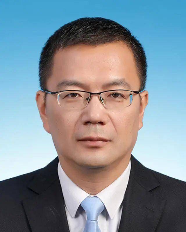 75后的他履新重庆<strong></p>
<p>网上理财投资</strong>，曾在福建工作