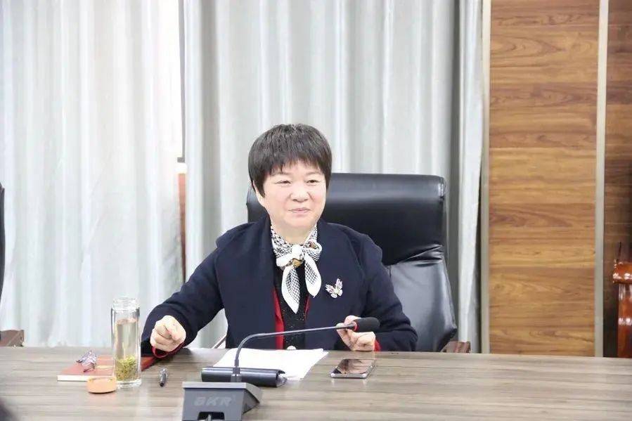 河南一原副厅级女干部被开除党籍<strong></p>
<p>网上理财投资</strong>！卸任不到两个月就被查