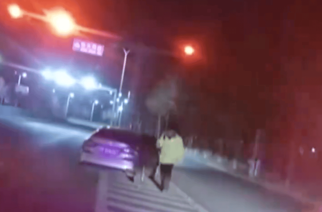 饭碗砸了！通州一职业司机嫌妻子开车慢<strong></p>
<p>投资理财有限公司</strong>，非要自己来！这下摊上事了……