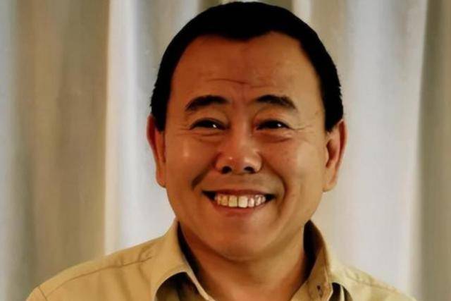 潘长江:我钱花一辈子也花不完<strong></p>
<p>平台理财哪个好</strong>,如今67岁却越活越“糊涂”了