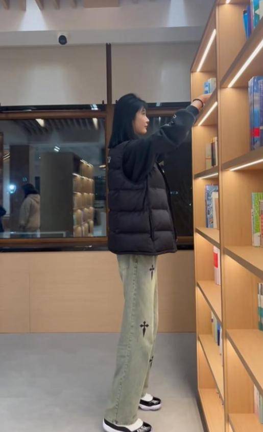 女孩身高2米26貌美如花<strong></p>
<p>公司理财答案</strong>，妈妈天天发愁：白长这么漂亮，没人敢追