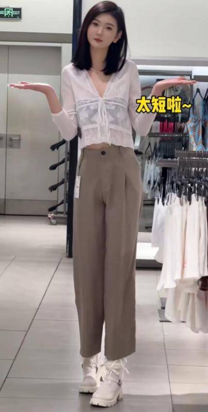女孩身高2米26貌美如花<strong></p>
<p>公司理财答案</strong>，妈妈天天发愁：白长这么漂亮，没人敢追