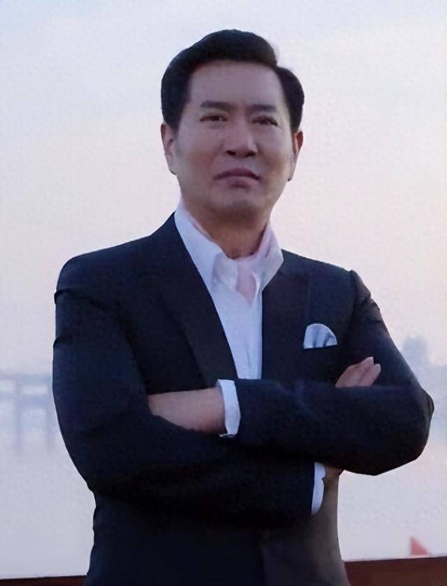 “坏人专业户”姚刚：一生无妻无子<strong></p>
<p>立马理财</strong>，如今53岁在千万豪宅一个人住