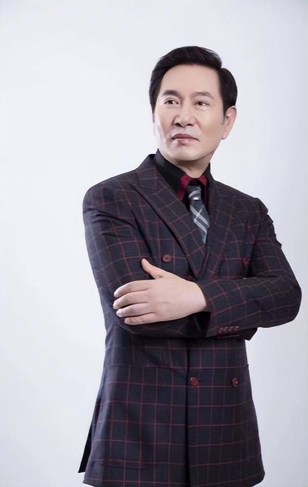 “坏人专业户”姚刚：一生无妻无子<strong></p>
<p>立马理财</strong>，如今53岁在千万豪宅一个人住