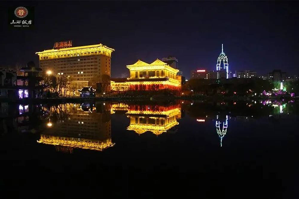 山西饭店上热搜<strong></p>
<p>立马理财</strong>！网友：啥？你们平时都搁这儿吃饭？