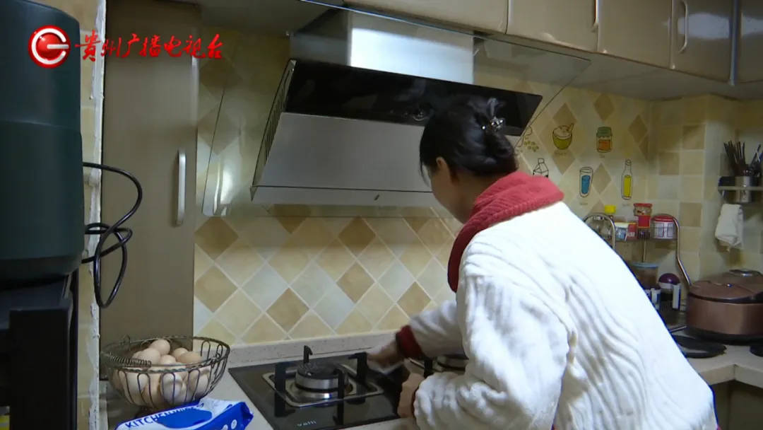 恶心坏了！贵阳一女子家中被扔进一颗“炸弹”<strong></p>
<p>固定理财</strong>，残羹剩饭炸开花