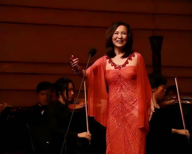 原来早已退出中国籍？被老外“玩腻就丢掉”的郑绪岚<strong></p>
<p>十万元理财</strong>，却回国捞金
