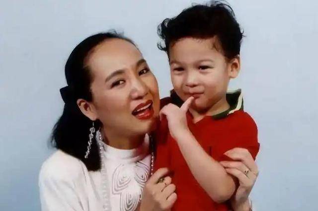 原来早已退出中国籍？被老外“玩腻就丢掉”的郑绪岚<strong></p>
<p>十万元理财</strong>，却回国捞金