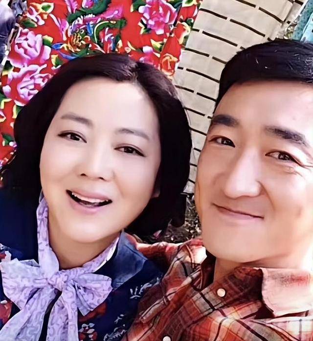 他是知名演员<strong></p>
<p>十万元理财</strong>,40岁二胎得女,41岁突然离世将悲痛留给妻子与儿女