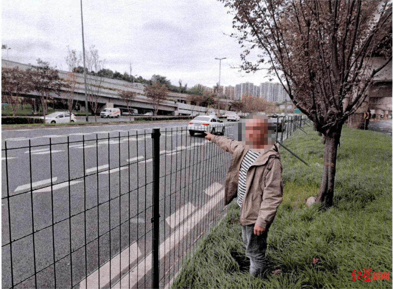 成都三环主路惊现小轿车跨过隔离带掉头<strong></p>
<p>投资理财哪个好</strong>，原来是司机酒驾走错路……