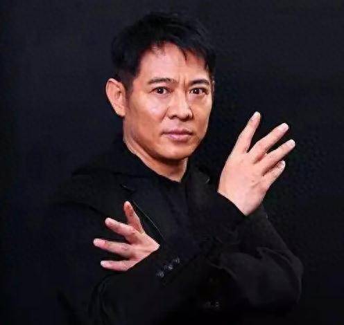 李连杰:后事一切从简<strong></p>
<p>理财师考试</strong>，不用立碑也不用办丧事，树葬海葬都可以