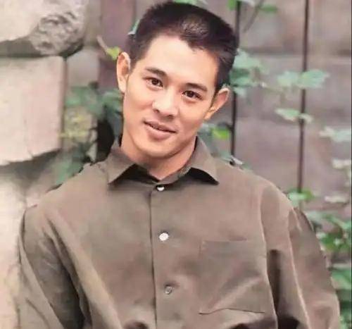 李连杰:后事一切从简<strong></p>
<p>理财师考试</strong>，不用立碑也不用办丧事，树葬海葬都可以