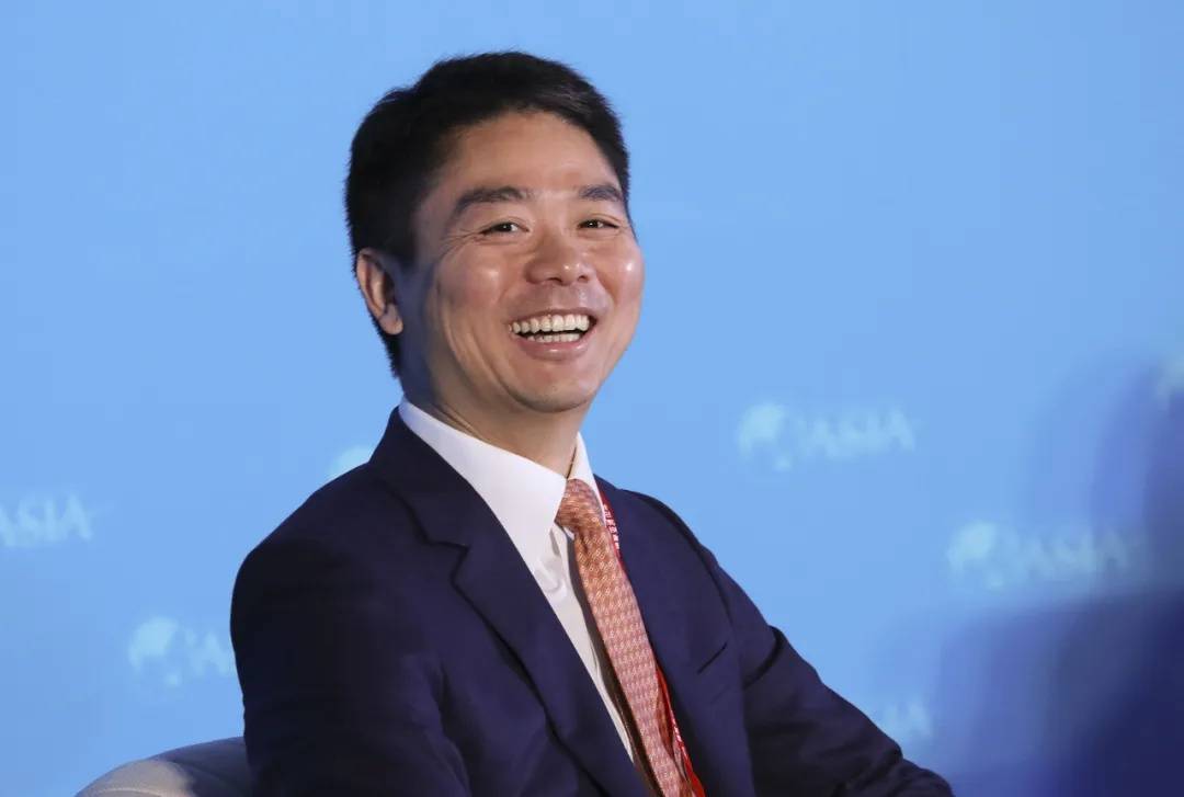多位老师回应“刘强东发10万现金”<strong></p>
<p>理财公司跑路</strong>，师生旧合照曝光