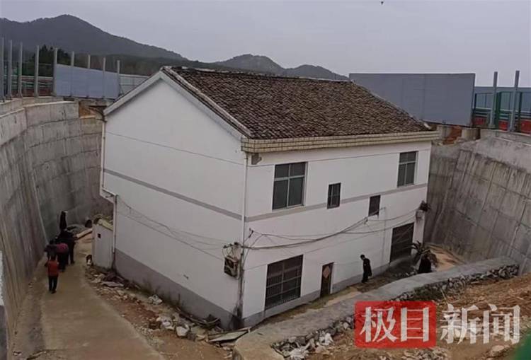 “没料到政府宁可多花钱让公路改道”<strong></p>
<p>恒丰银行理财</strong>，江西“最强钉子户”独守孤房
