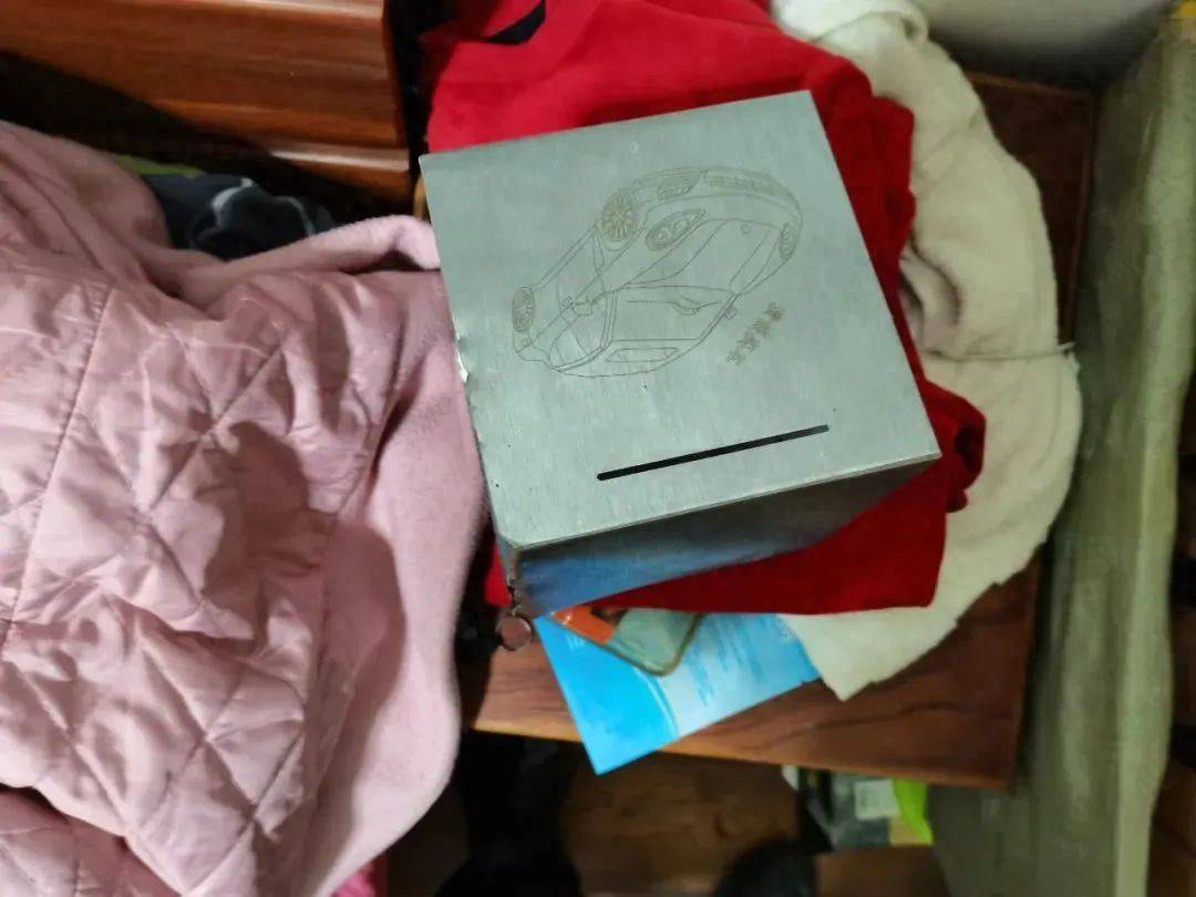 男子用牙签抠走前女友存钱罐3000元<strong></p>
<p>理财指南</strong>，被刑拘