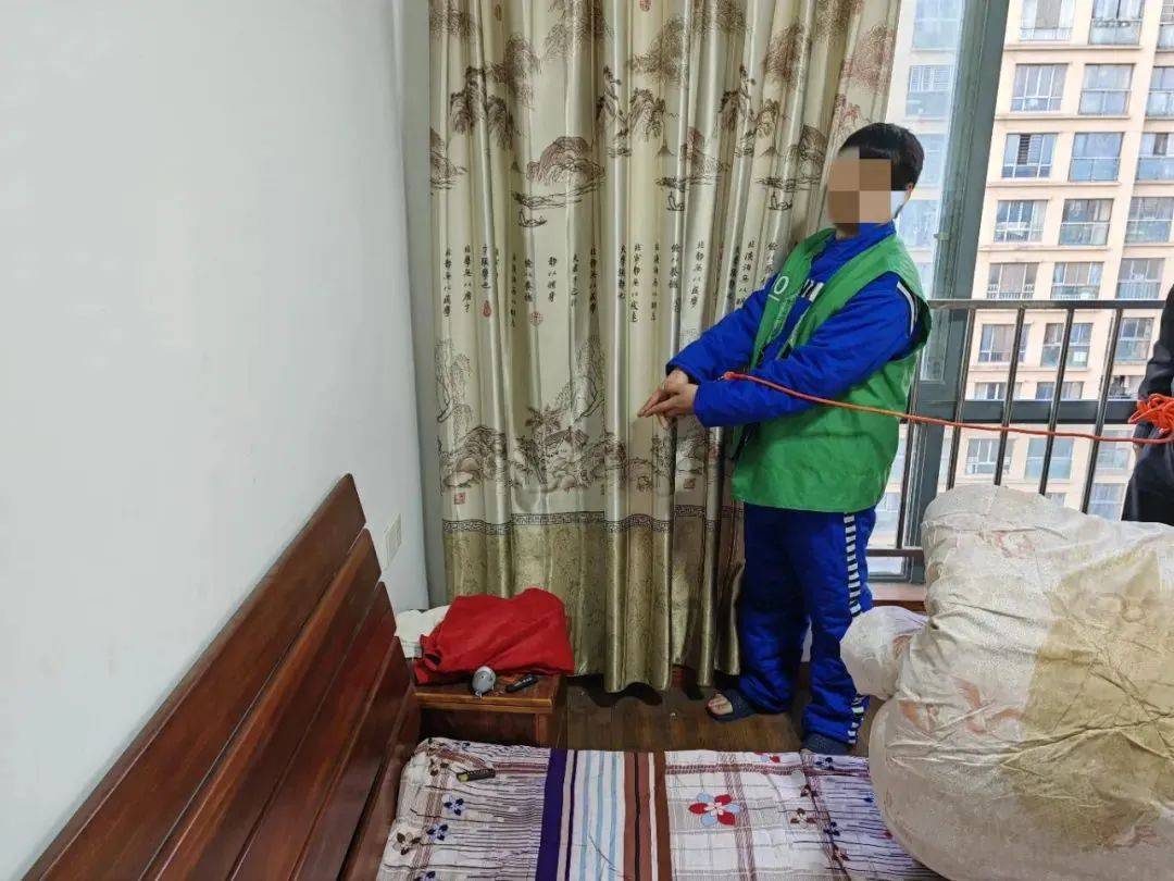 男子用牙签抠走前女友存钱罐3000元<strong></p>
<p>理财指南</strong>，被刑拘