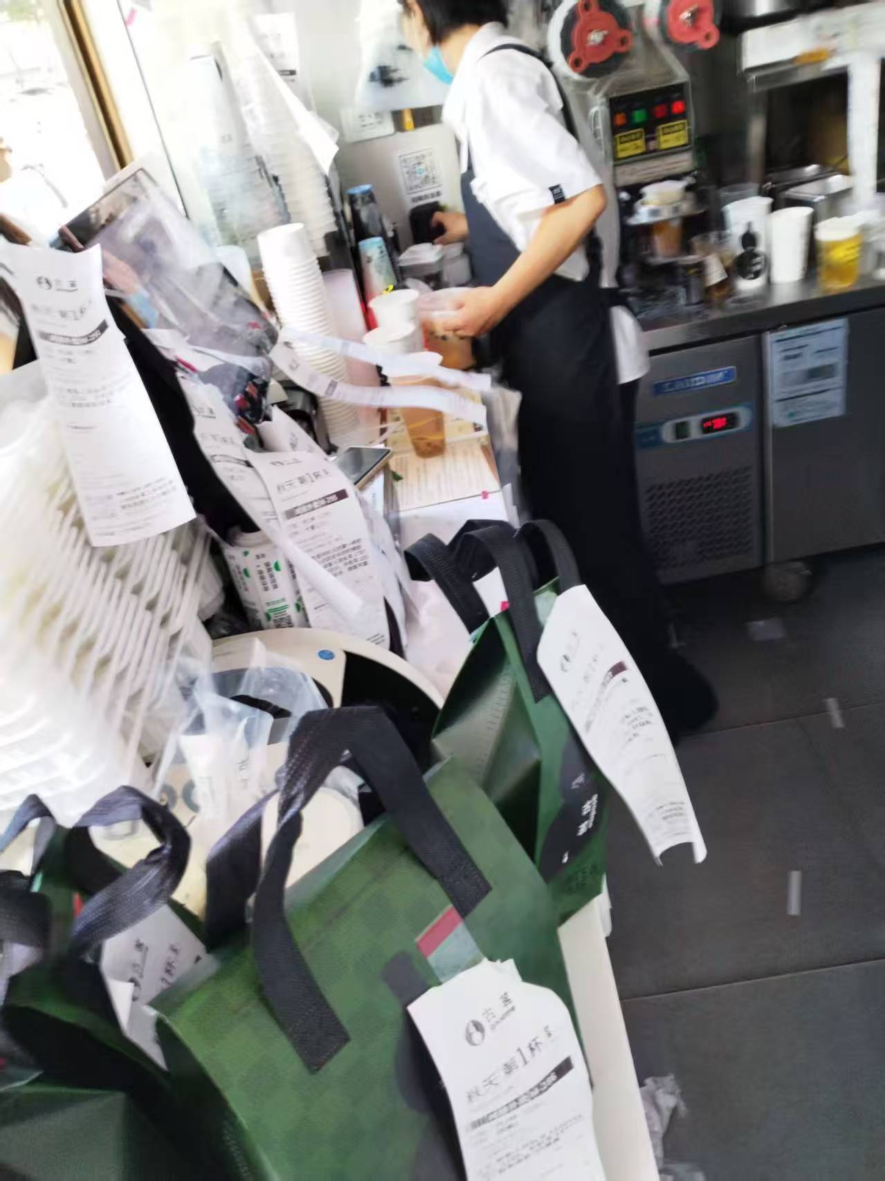 骑手谈平台“卷”社保：我不怕累<strong></p>
<p>理财指南</strong>，能接受工资适当变化