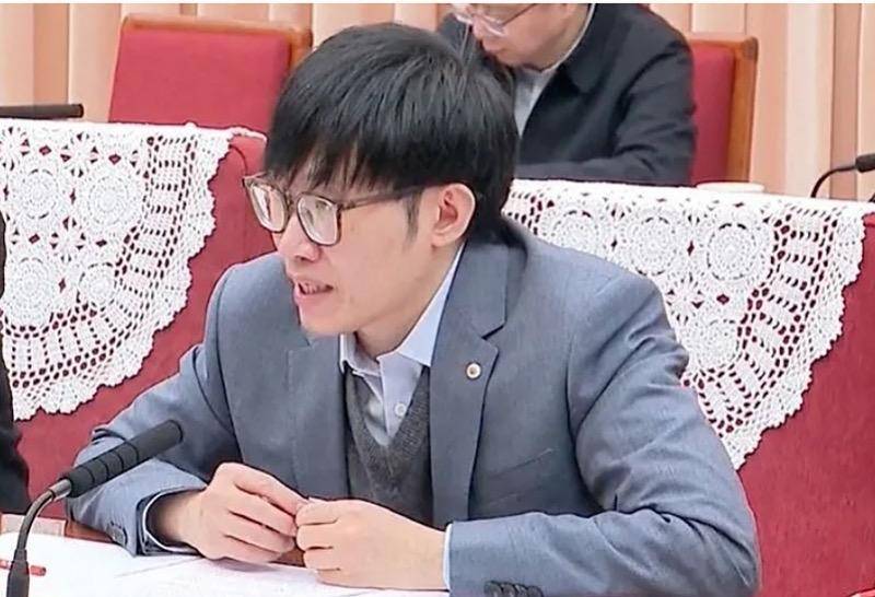 DeepSeek创始人梁文锋首登全球富豪榜<strong></p>
<p>大麦理财</strong>！好友称其低调