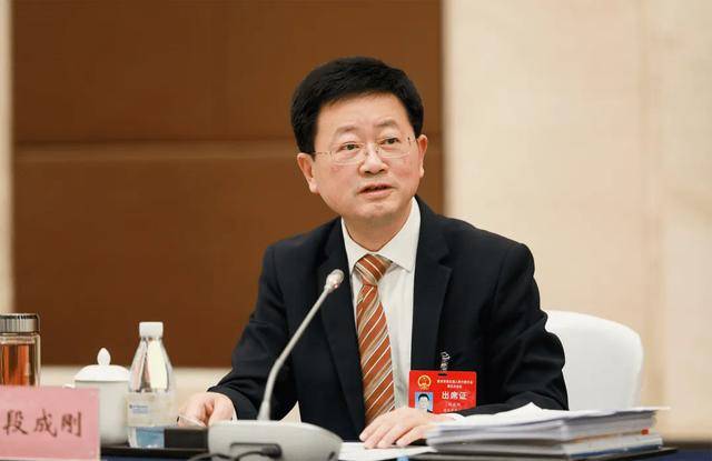 重庆：坚决拥护党中央决定<strong></p>
<p>网商银行理财</strong>，深刻汲取教训