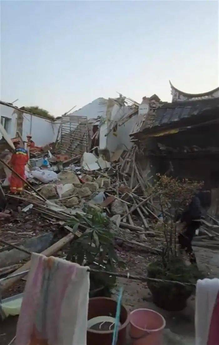 福建一民宅倒塌7人被埋<strong></p>
<p>零基础理财</strong>，亲历者：房龄已超60年