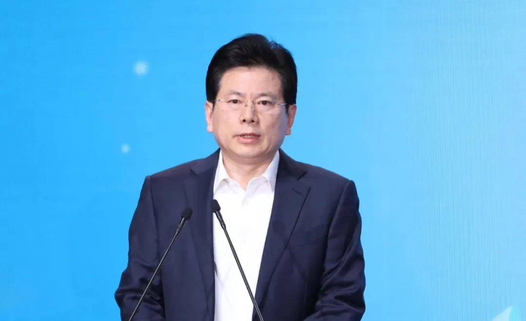 张建春<strong></p>
<p>理财投资收益</strong>，非法收受巨额财物