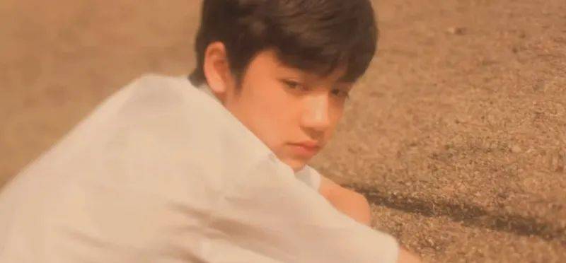 热搜第一<strong></p>
<p>理财投资收益</strong>！24岁男演员不幸去世