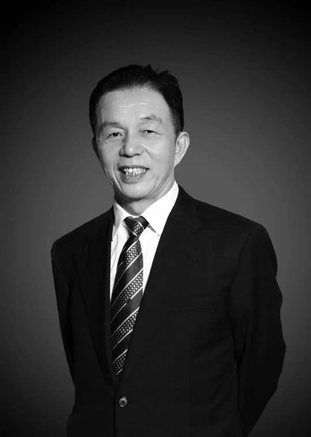著名企业官网变黑白<strong></p>
<p>理财投资收益</strong>！凌晨讣告：创始人病逝