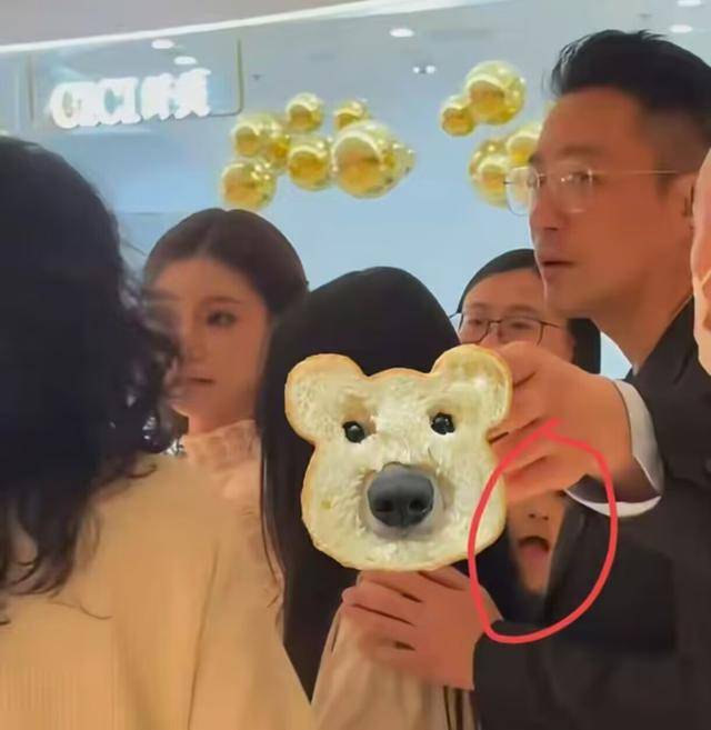 大S儿女回北京<strong></p>
<p>理财资源</strong>，张兰拉着小玥儿逛街，网友夸汪小菲好帅