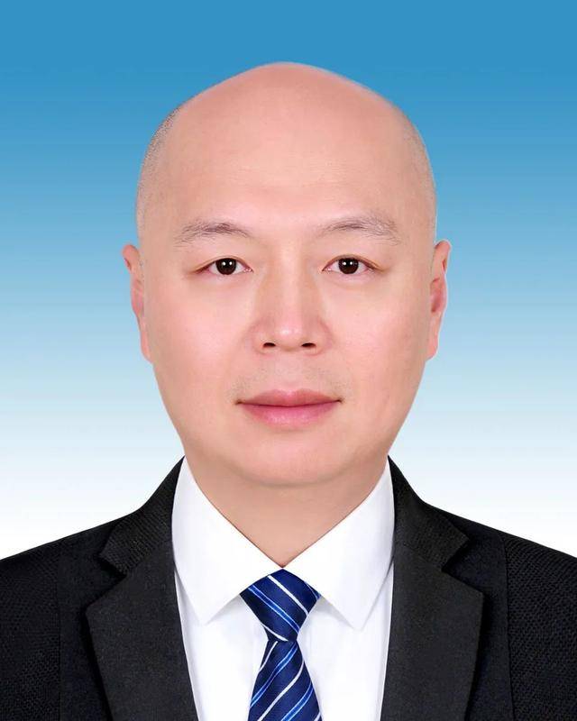 福建4位干部履新<strong></p>
<p>农民理财</strong>，2位升副厅
