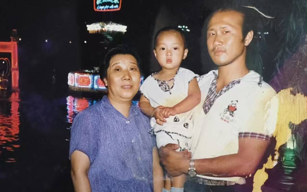“北新桥大爷”<strong></p>
<p>理财农场</strong>，向地铁乘客“发射”快乐