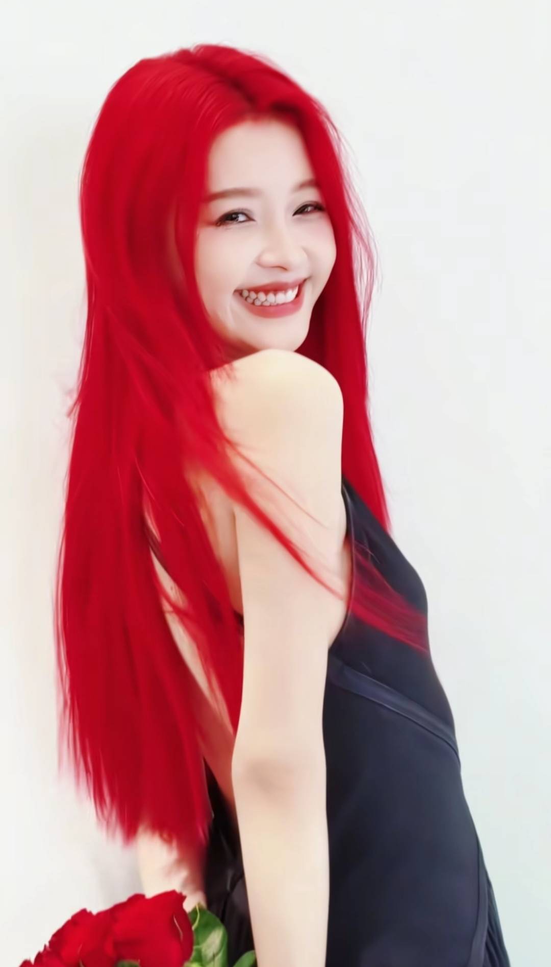 女演员染红色头发<strong></p>
<p>理财p2p排名</strong>，称“吃了三天过敏药才敢染”