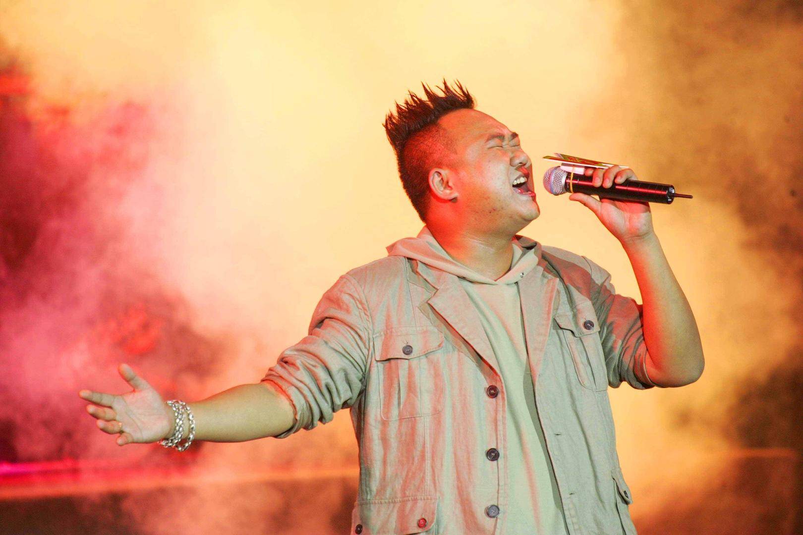 歌手苟伟去世<strong></p>
<p>51理财</strong>，本挂号要去医院检查，之前因呼吸问题准备手术