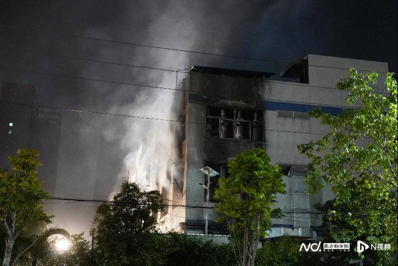 昨夜<strong></p>
<p>安稳理财</strong>，中山一公司突发大火， 事发时火光冲天