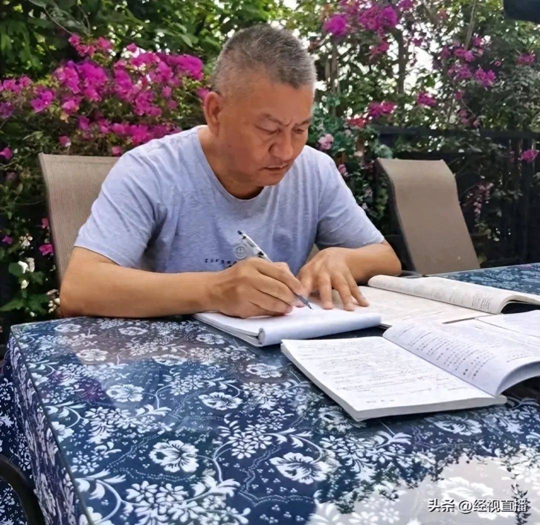 58岁梁实备战第29次高考<strong></p>
<p>理财百科</strong>，谈多次落榜：31岁已赚100万，也许用光前半生运气
