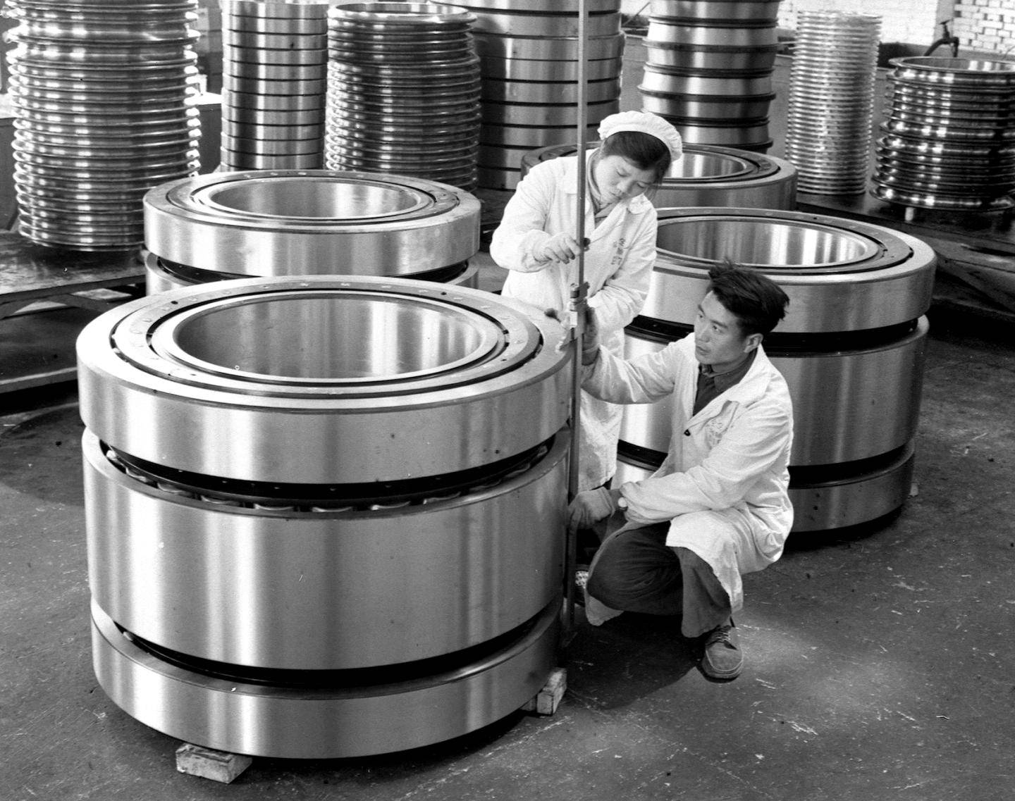 第1视点丨跟随总书记走进洛阳轴承集团 <strong></p>
<p>银行投资理财产品</strong>了解先进制造业发展